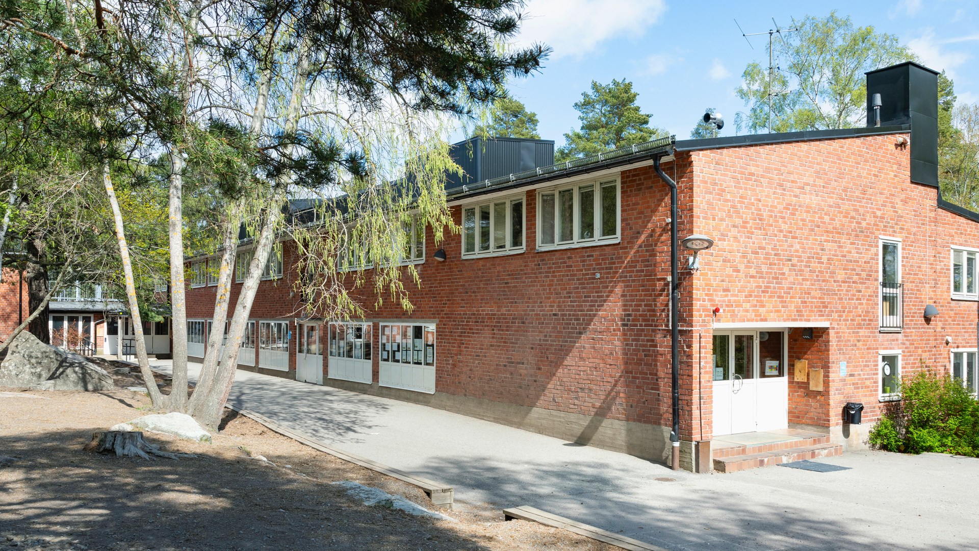 Fasadbild skolbyggnad