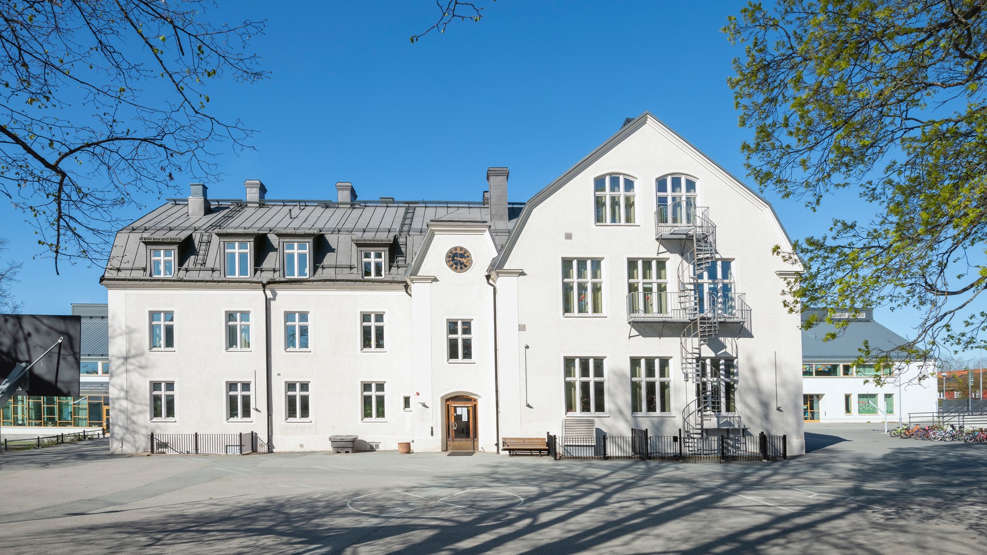 Fasadbild skolbyggnad